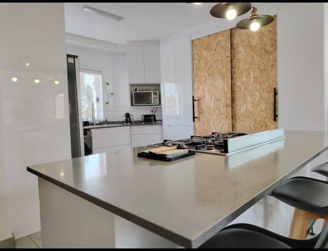 3 BEDROOM APARTMENT FOR SALE IN HALFWAY GARDENS